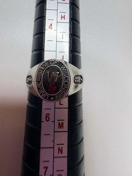 Vintage 1987 University of Wisconsin Class Ring, Herff Jones Ultrium, Size 5.5 - Picture 3 of 7
